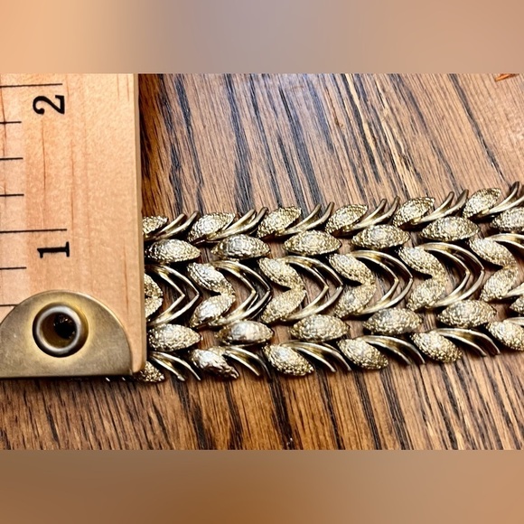 Coro Pegasus VTG Bracelet Silver Gold Sparkle Tone 1950’s Chunky VTG Collectible - Picture 15 of 17